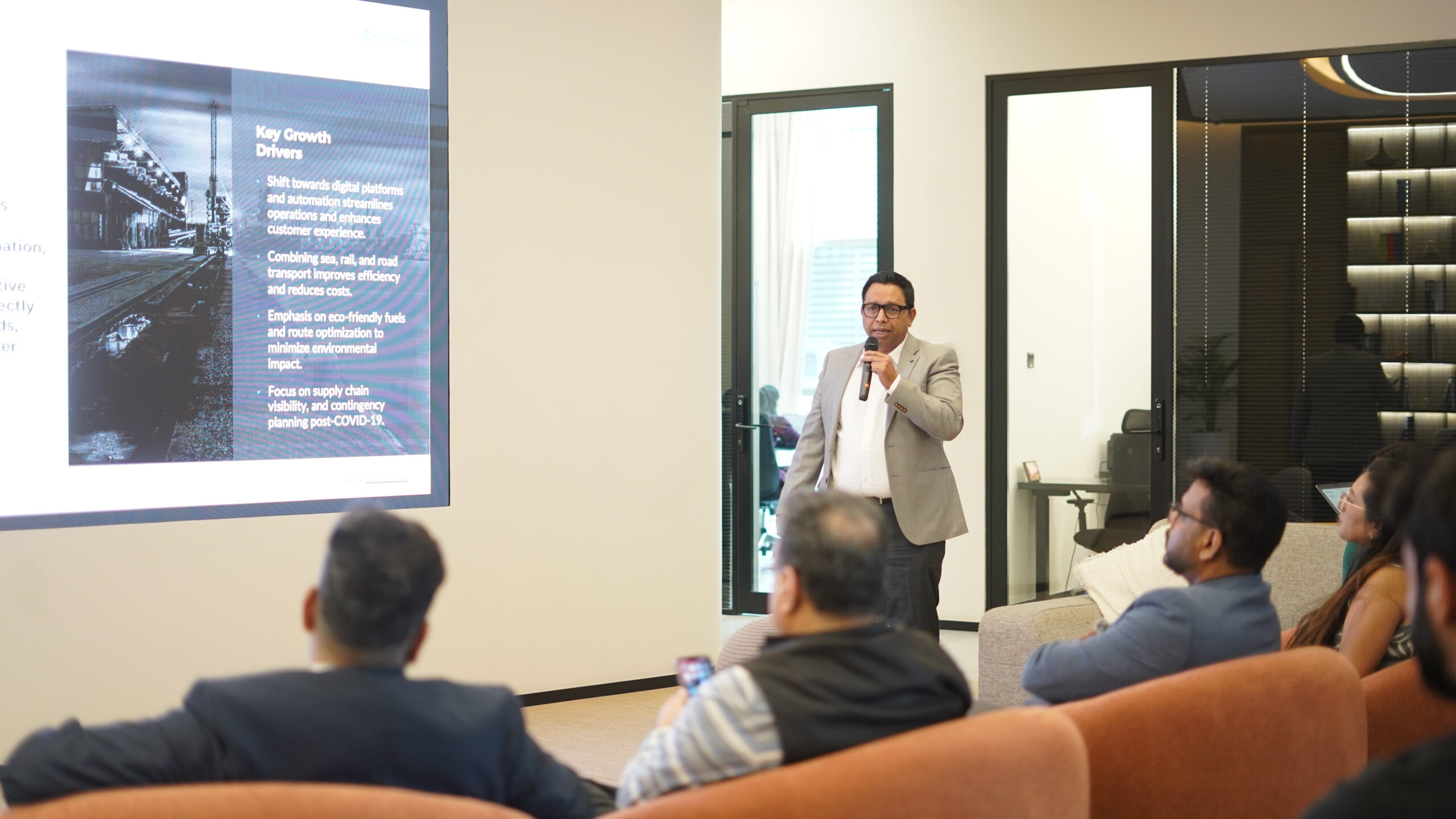 Startup and investor conversations at Demo Day Edition 05
