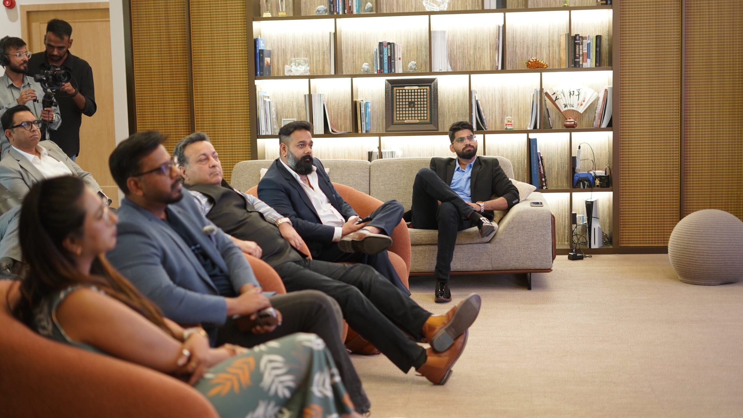Investor and founder interaction at Dubai Demo Day